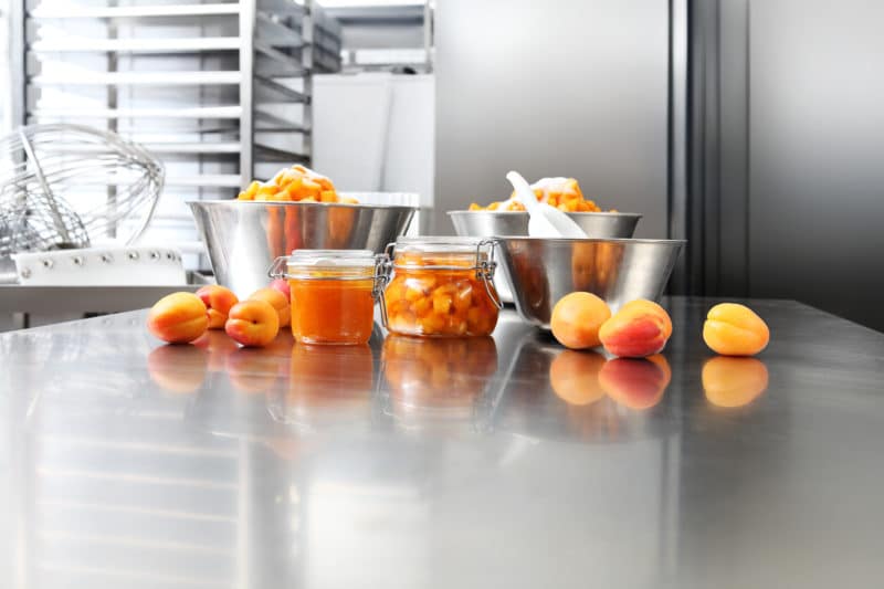 Comment nettoyer une cuisine en inox ?