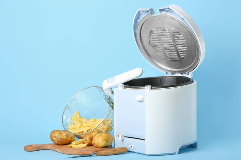 Comment dégraisser une friteuse électrique ?
