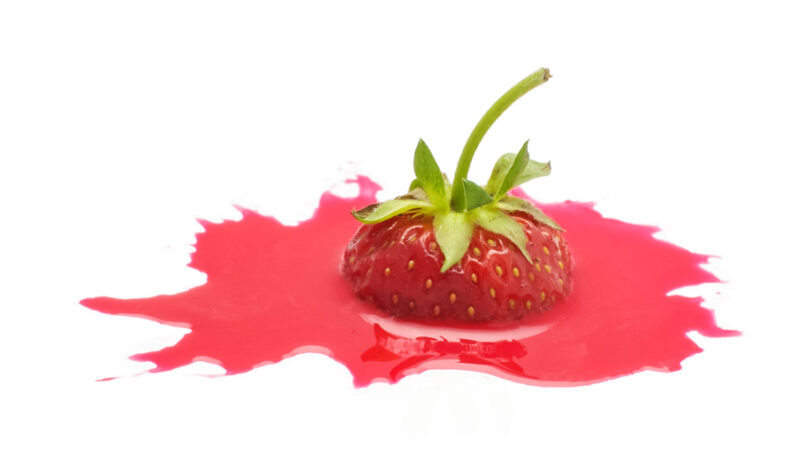 Faire partir une tâche de jus de fraise