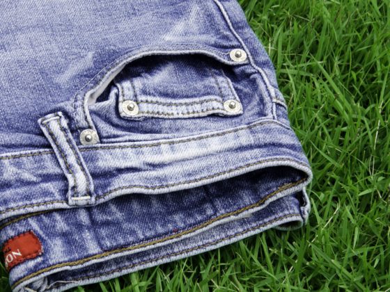 Comment enlever des traces d'herbe sur un tissu ?