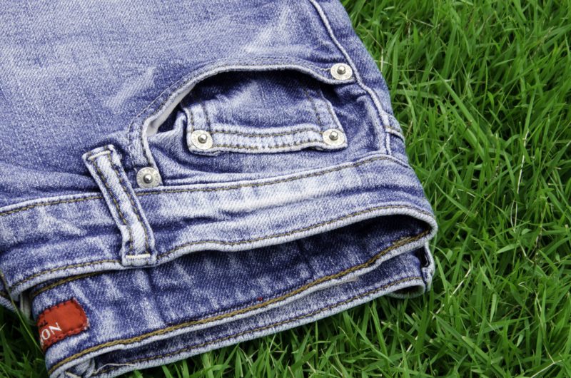 Comment enlever des traces d'herbe sur un tissu ?