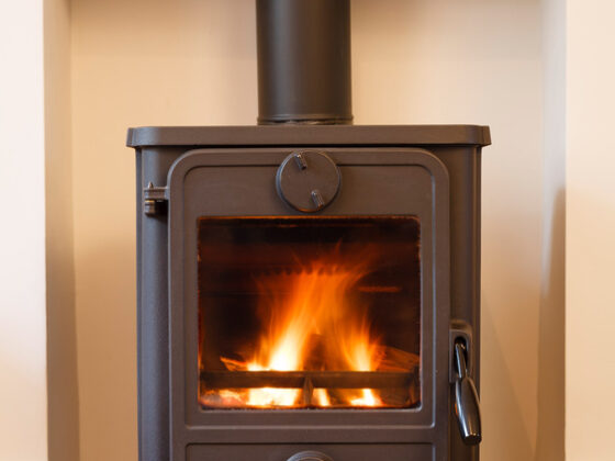 Ôter des taches de peinture sur un objet en fonte