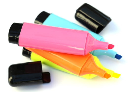 Ôter une tache de feutre fluo sur un vêtement