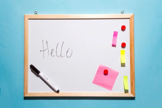 Comment ôter du feutre pour tableau blanc d'un vêtement ?