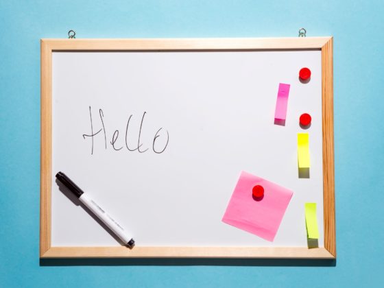 Comment ôter du feutre pour tableau blanc d'un vêtement ?