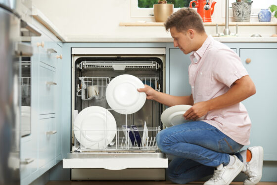 Comment supprimer les mauvaises odeurs d’un lave vaisselle ?