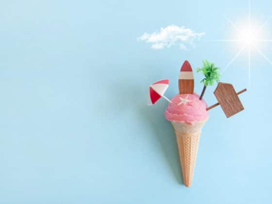 Comment nettoyer une tache de glace à la fraise sur un vêtement ?