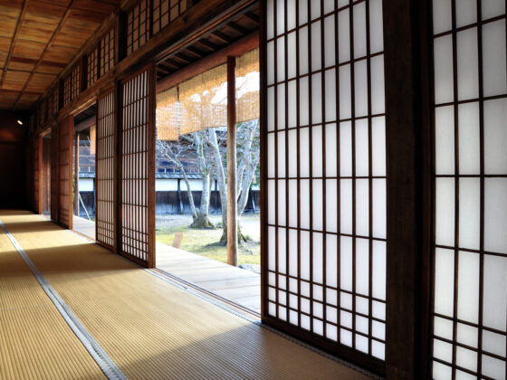 Comment nettoyer un panneau coulissant « japonais »