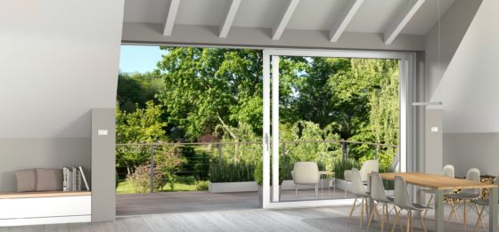 Comment nettoyer efficacement des rails de porte-fenêtre ?