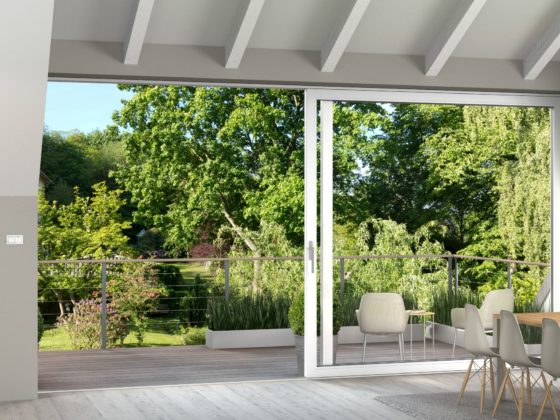 Comment nettoyer efficacement des rails de porte-fenêtre ?