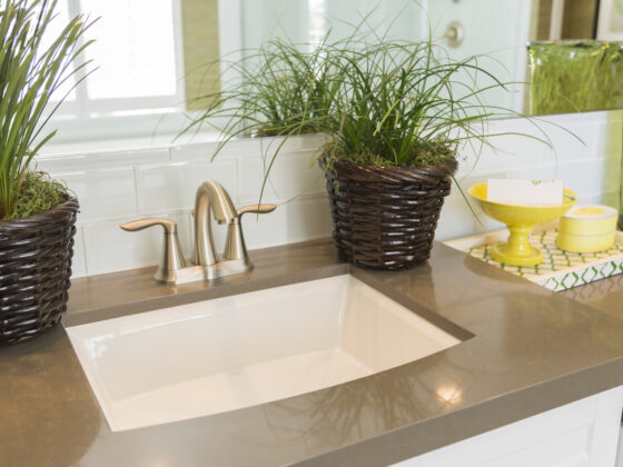 Comment nettoyer un évier en céramique ?