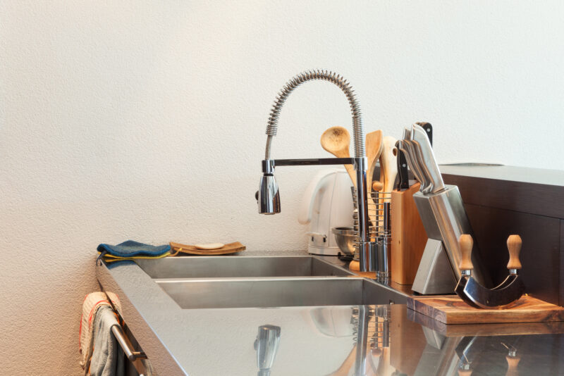 Comment faire disparaître des traces de tartre dans un évier en inox ?