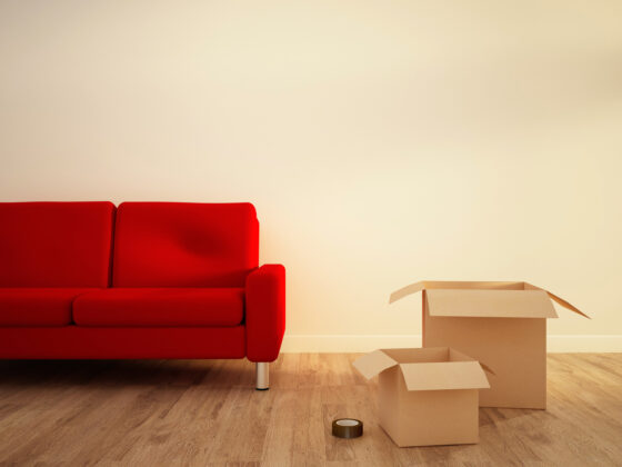 Comment enlever de l’adhésif double-face sur du parquet vernis ?