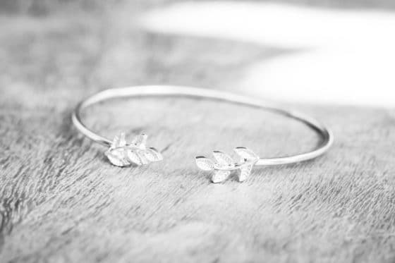 Comment nettoyer et faire briller un bijou en argent ?