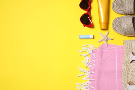 Comment faire partir une tache de crème solaire sur du coton de couleur ?