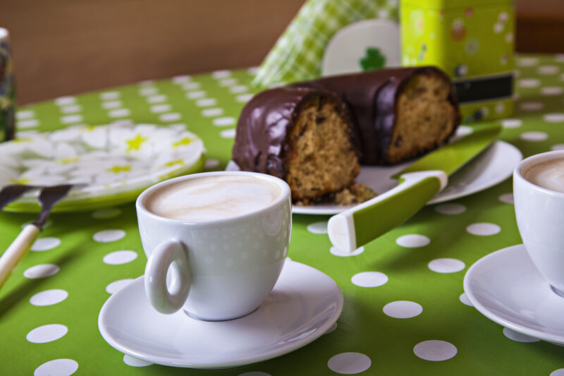 Comment enlever une tache de colorant alimentaire sur de la toile cirée ?