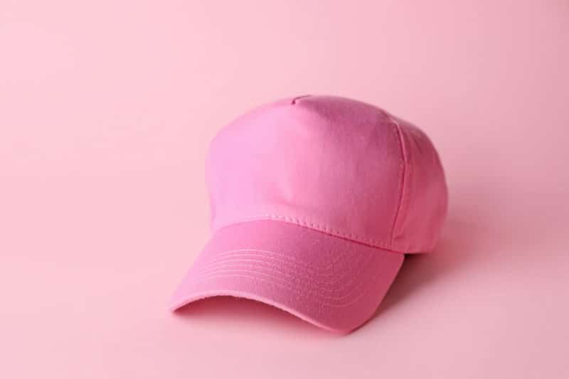 Comment nettoyer une casquette qui ne peut pas passer en machine ?