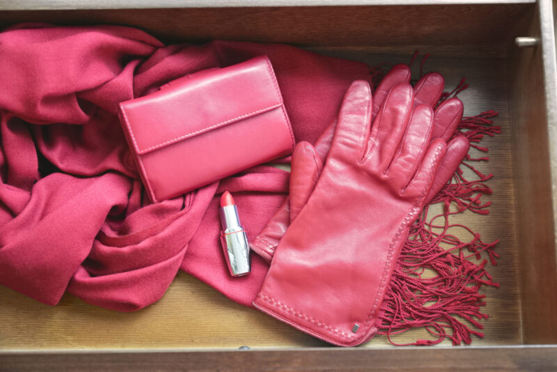 Comment éviter que des gants en peau ou en cuir ne déteignent ?