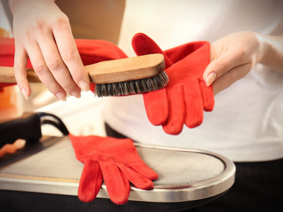 Comment effacer des traces de stylo bille sur un vêtement en nubuck ou en peau ?