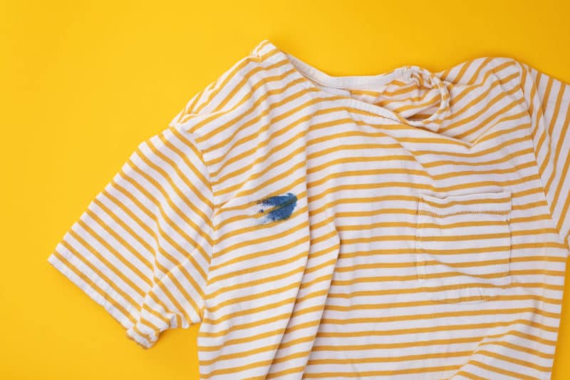 Comment faire partir de la peinture à l’eau sur du coton ?