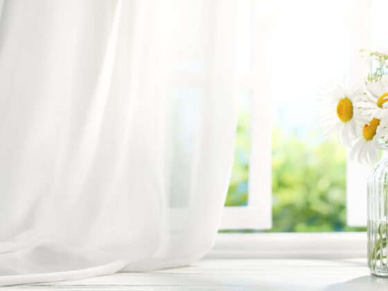 Comment rendre de la luminosité à vos voilages ?