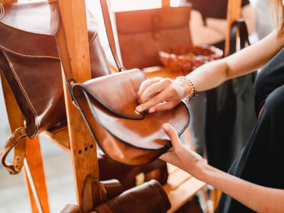 Comment éliminer une odeur de cuir un peu trop forte ?