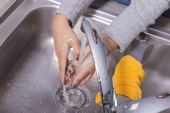 Comment se débarrasser de taches de fioul ou de gasoil sur les mains ?