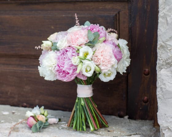 Comment nettoyer une tache de fleur sur de la pierre ?