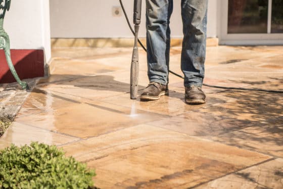 Comment nettoyer du fuel sur du carrelage ?