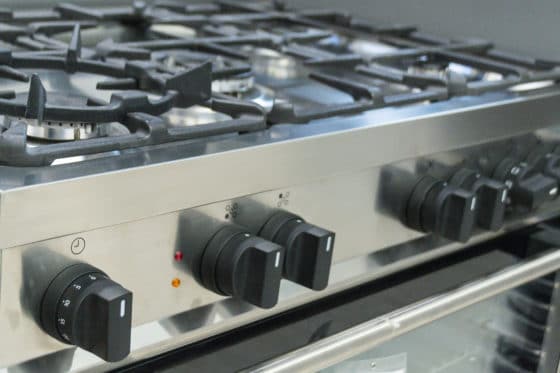 Comment nettoyer des boutons de cuisinière en plastique ?