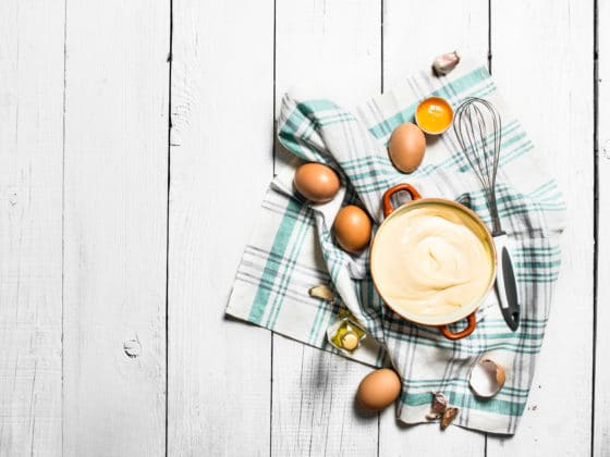 Comment nettoyer une tache de mayonnaise sur du coton ?