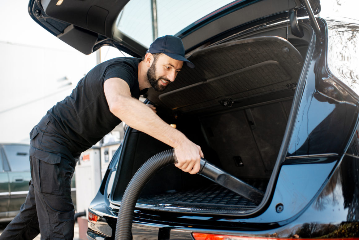 Comment éliminer une odeur de gasoil dans une voiture