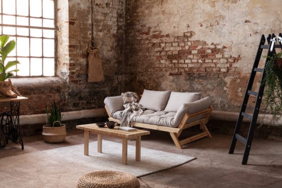 Comment nettoyer un meuble en bois brut ?