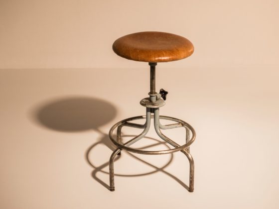 comment retirer des points de rouille sur des pieds de tabouret ou de chaise chromés