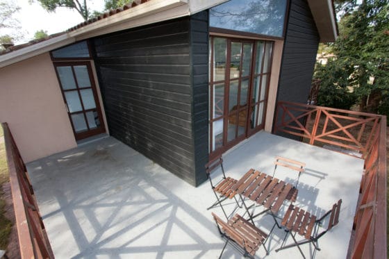 Comment nettoyer les dalles en ciment sur une terrasse ?