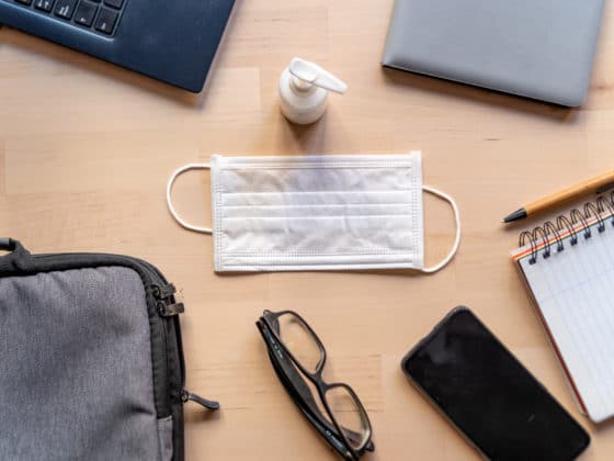 Comment faire pour éviter la buée sur les lunettes, bon à savoir par exemple lorsque l’on porte un masque de protection ?
