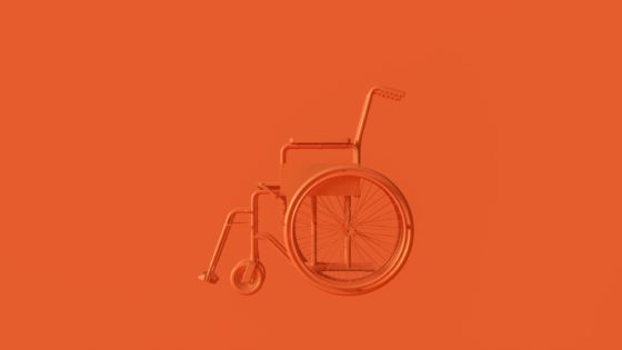 comment nettoyer des traces laissées par les pneus de fauteuil roulant sur un textile ?