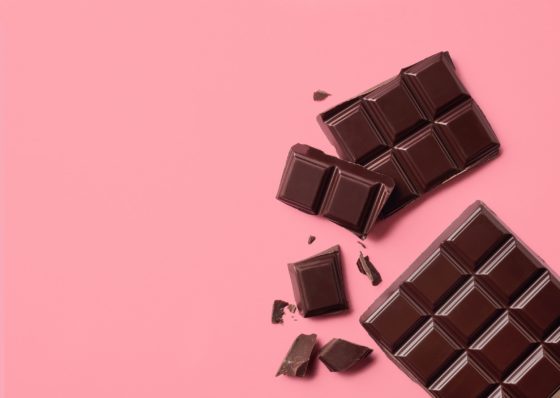 Comment faire disparaître une tache de chocolat sur du tissu de couleur ?