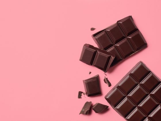Comment faire disparaître une tache de chocolat sur du tissu de couleur ?