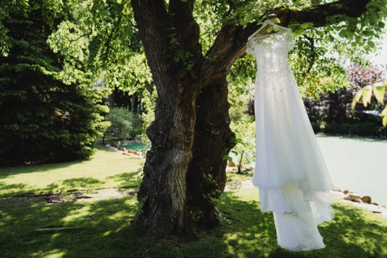 Comment nettoyer des taches d’herbe sur une robe de mariée ?