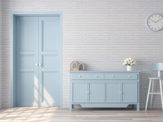 Image d'un salon avec meuble en bois peint en bleu ciel