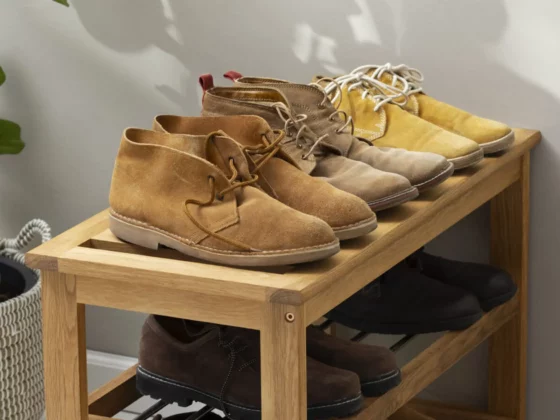 Paires de chaussures en daim